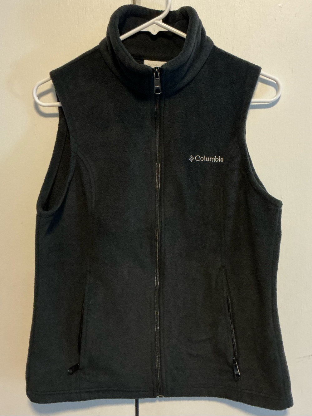 Columbia Black Fleece Sleeveless Vest